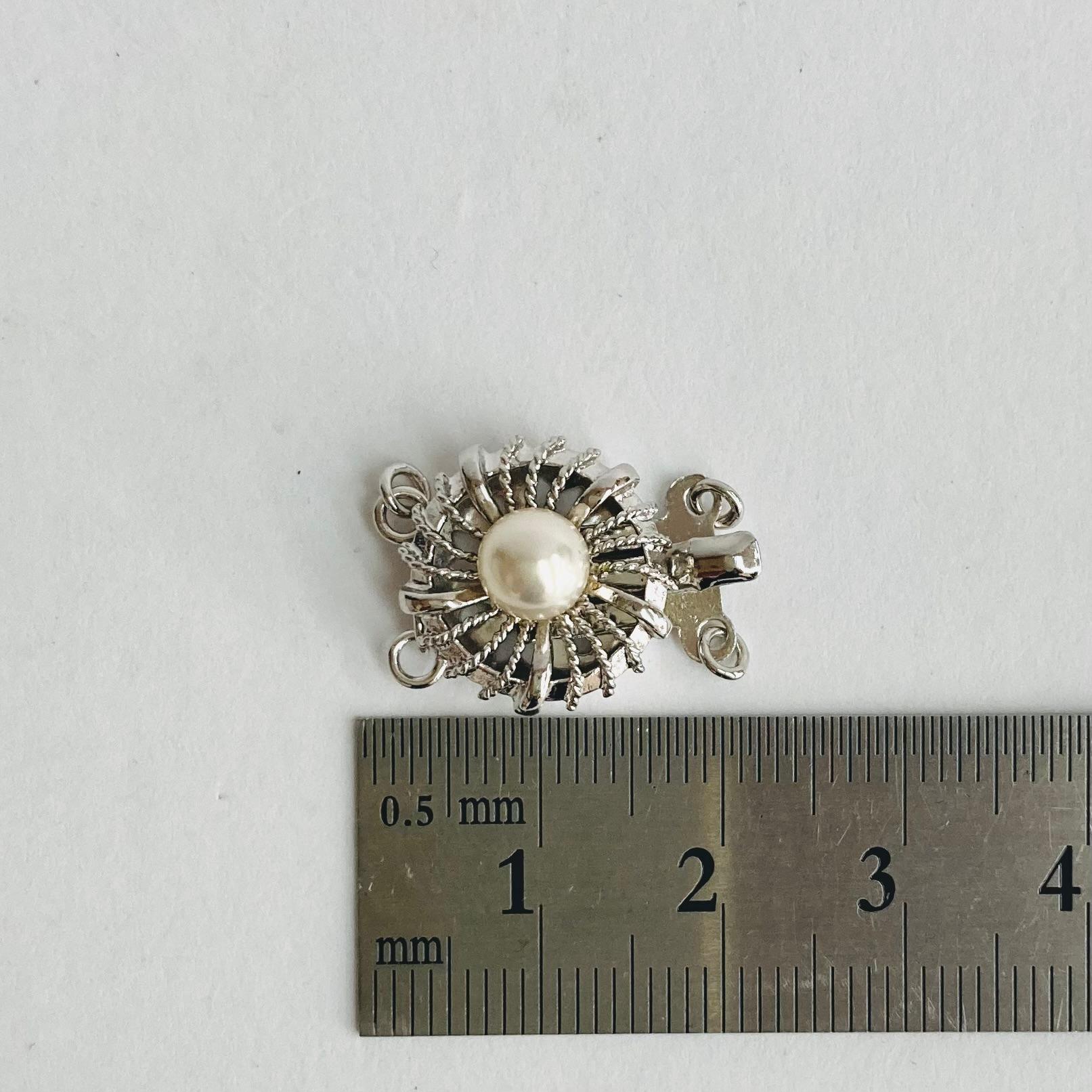 【vintage】2連用デザインクラスプ/樹脂パール付き/R/made in japan | 6枚目